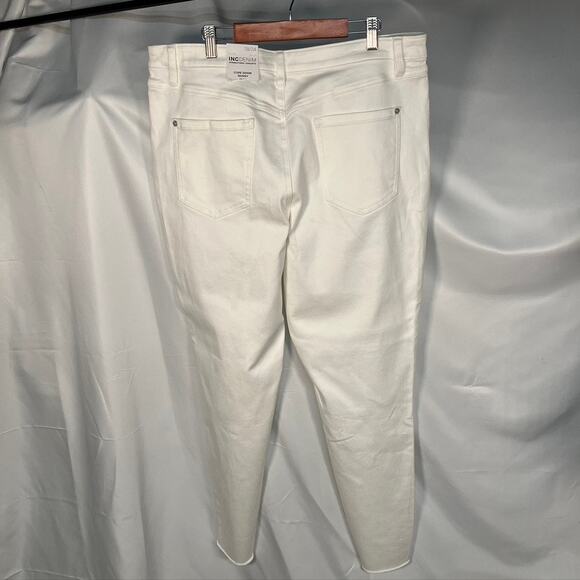 INC International Concepts Mid-Rise Skinny White‎ Distressed Jeans Women 18/34 - Picture 9 of 16